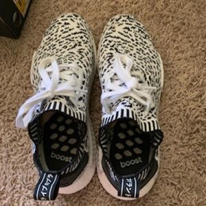 NMD R1 Primeknit Zebra